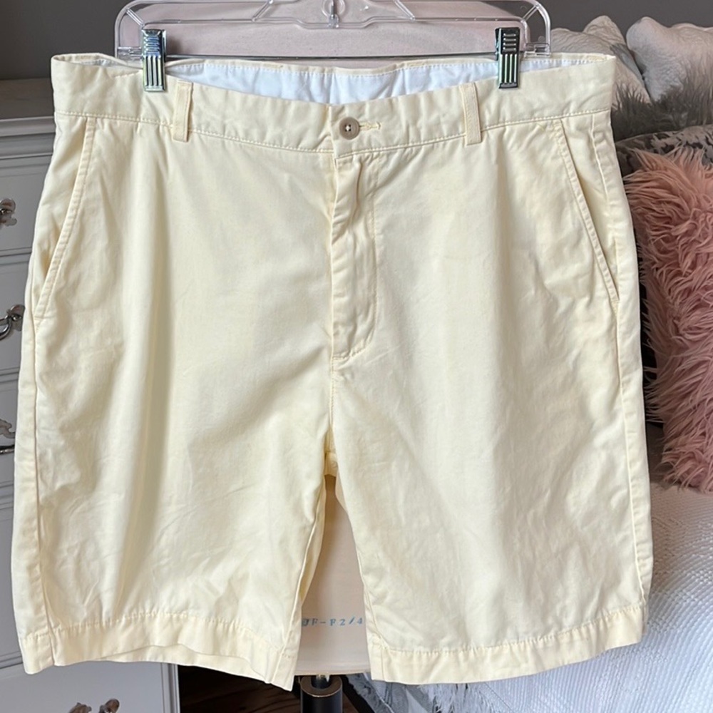 Roundtree and Yorke Casuals Yellow Shorts Mens 36 Cotton